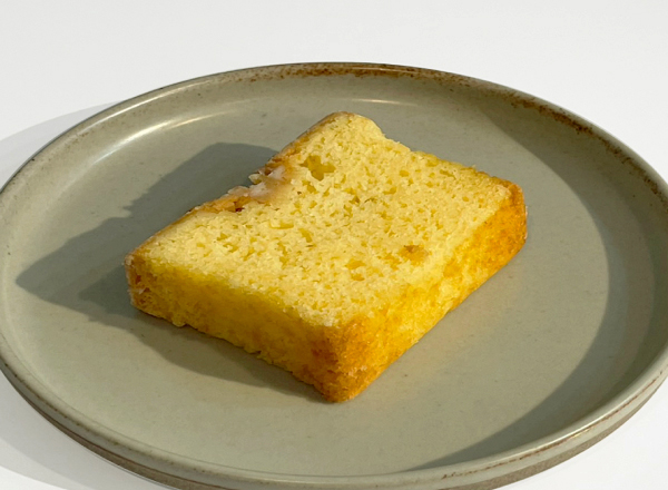 ナッツパウンドケーキ ¥330